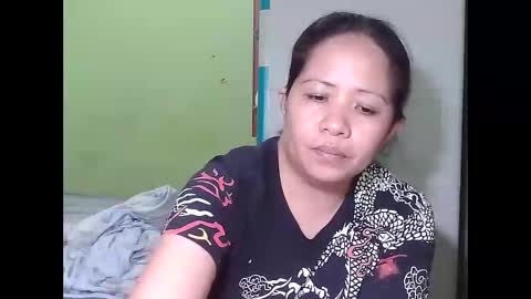 Snapshot of naughtymom26 chatting on October 18, 2025, 12:24 am naughtymom26 online show from October 18, 2025, 12:24 am