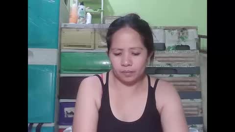 Snapshot of naughtymom26 chatting on February 27, 2026, 2:33 am naughtymom26 online show from February 27, 2026, 2:33 am