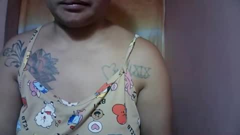 naughtymom_33 online show from December 4, 2025, 7:44 pm