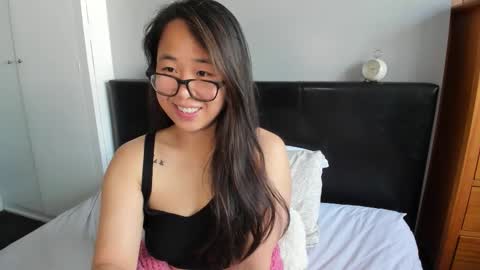 Gigi Chu  online show from October 23, 2025, 1:43 pm