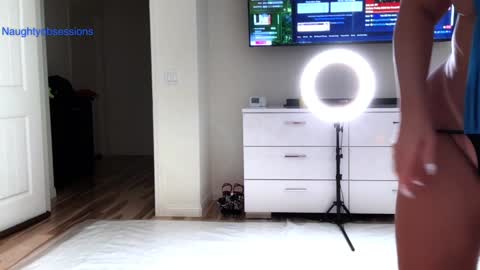 Aphroditecall me A for short online show from October 6, 2025, 10:07 pm