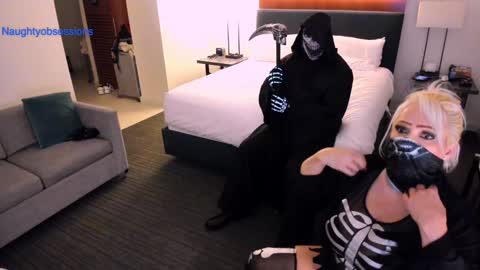 Aphroditecall me A for short online show from November 1, 2025, 6:59 am