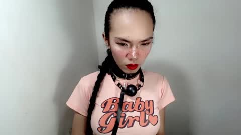 naughtypetiteangel online show from November 17, 2025, 8:25 pm