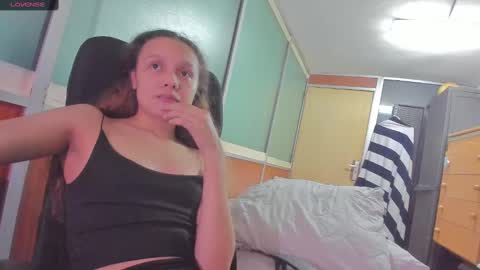 Snapshot of naugthtycurls chatting on February 6, 2025, 12:43 am Arantxa online show from February 6, 2025, 12:43 am