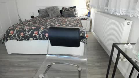 KimBeee online show from February 8, 2025, 10:07 am