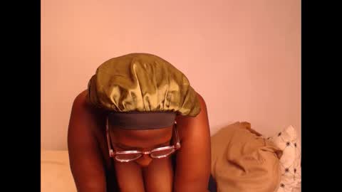 nawtylezi696 online show from October 14, 2025, 8:31 pm