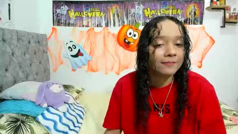 nay_and_aleja online show from October 24, 2025, 2:30 am