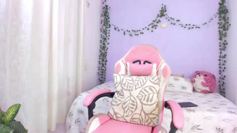 Nayah Williams  - OnlyFans  online show from September 11, 2025, 2:28 pm