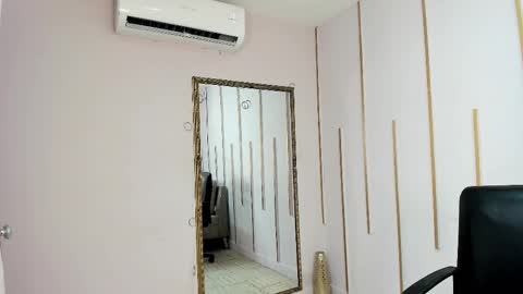 Nayaris 3 online show from February 18, 2026, 6:48 pm