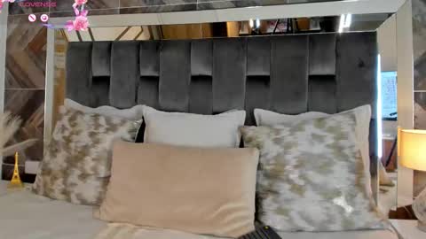    online show from November 10, 2025, 11:42 am