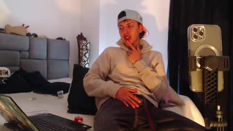 Im Nayton online show from October 17, 2025, 12:14 am