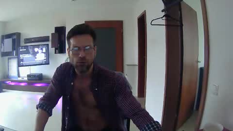 Sebastian online show from November 8, 2025, 7:19 am