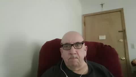 Snapshot of needlesslove chatting on April 25, 2026, 10:29 pm Tom online show from April 25, 2026, 10:29 pm