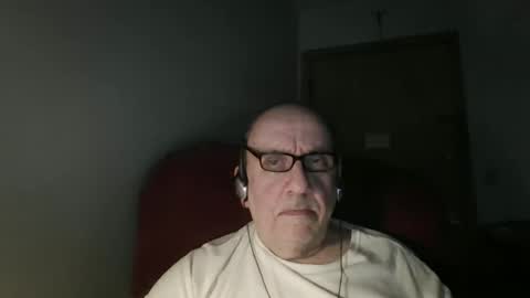 Snapshot of needlesslove chatting on May 23, 2026, 1:11 am Tom online show from May 23, 2026, 1:11 am