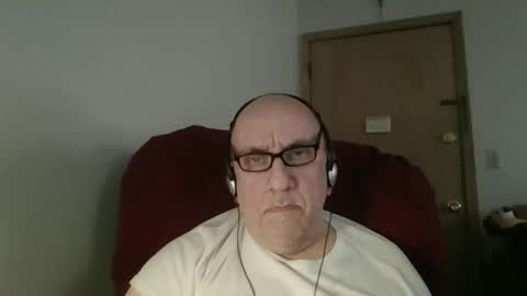 Snapshot of needlesslove chatting on May 29, 2026, 11:47 pm Tom online show from May 29, 2026, 11:47 pm