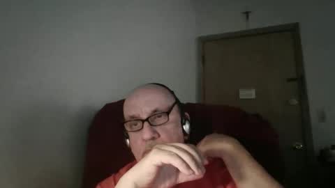 Snapshot of needlesslove chatting on June 7, 2026, 9:51 pm Tom online show from June 7, 2026, 9:51 pm