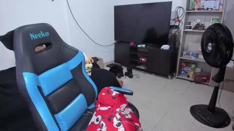 Geek Nicole    im Neeko UwU online show from January 13, 2026, 5:51 pm