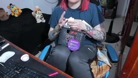 Geek Nicole    im Neeko UwU online show from April 17, 2026, 11:24 am