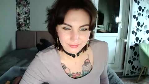 nefertiti_queen online show from September 11, 2025, 9:04 pm