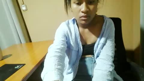 nelia_84 online show from May 4, 2026, 5:53 pm