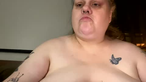 Nellie Atlas online show from November 22, 2025, 3:38 am