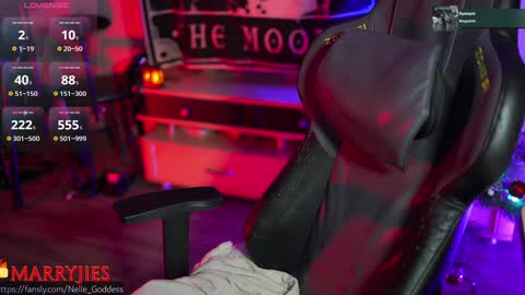    online show from January 3, 2025, 1:14 pm