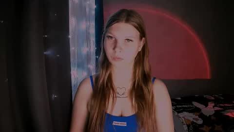 Nelli online show from December 15, 2025, 4:28 am