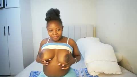 Snapshot of nellyeluxe chatting on May 1, 2026, 10:47 pm nellyeluxe online show from May 1, 2026, 10:47 pm