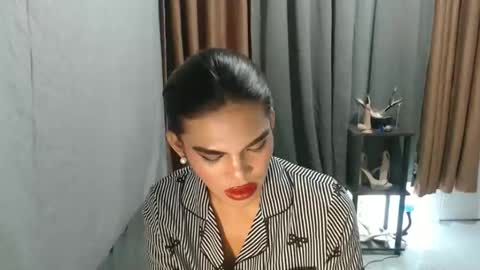 Snapshot of neomi_hardcock chatting on April 27, 2026, 5:33 pm neomi online show from April 27, 2026, 5:33 pm