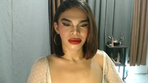 Snapshot of neomi_hardcock chatting on May 6, 2026, 3:17 pm neomi online show from May 6, 2026, 3:17 pm
