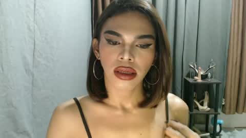 Snapshot of neomi_hardcock chatting on May 8, 2026, 6:35 pm neomi online show from May 8, 2026, 6:35 pm