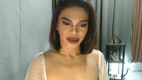 Snapshot of neomi_hardcock chatting on May 28, 2026, 4:48 pm neomi online show from May 28, 2026, 4:48 pm