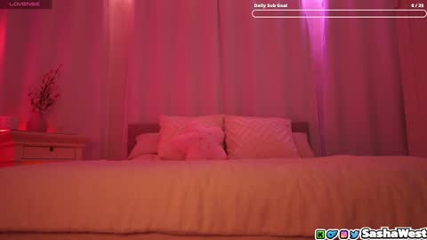 Snapshot of neomotoko chatting on January 14, 2025, 2:19 am Sasha West online show from January 14, 2025, 2:19 am