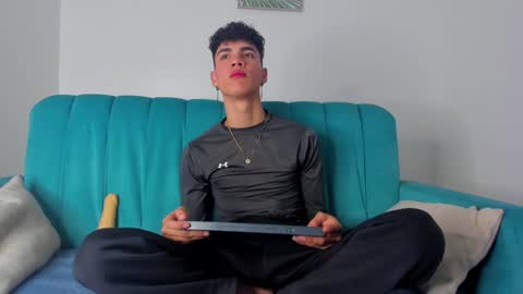  NeoRaptis  jhonatan  online show from January 18, 2025, 8:09 pm