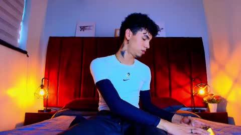  NeoRaptis  jhonatan  online show from September 22, 2025, 8:44 pm