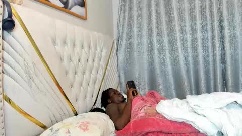 Snapshot of netfux_and_chill chatting on February 10, 2026, 9:13 am netfux_and_chill online show from February 10, 2026, 9:13 am