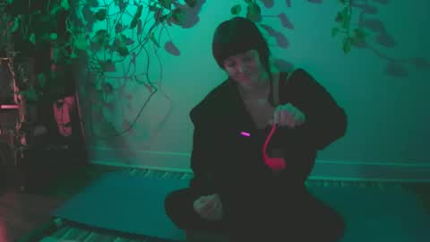 luna online show from January 2, 2025, 1:27 am