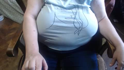 Lilly  online show from September 23, 2025, 3:04 pm