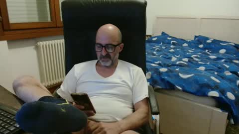 simi online show from April 13, 2026, 6:35 pm