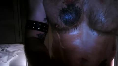 newcamboy1 online show from November 30, 2025, 2:37 am