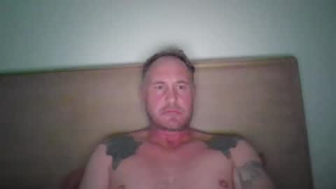 Snapshot of newportman1030 chatting on September 18, 2025, 1:18 am amandandhisgirl online show from September 18, 2025, 1:18 am