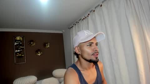 Snapshot of neyder_sanz chatting on February 13, 2026, 12:01 pm NEYDER online show from February 13, 2026, 12:01 pm