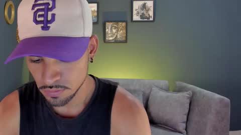 Snapshot of neyder_sanz chatting on February 25, 2026, 1:32 pm NEYDER online show from February 25, 2026, 1:32 pm