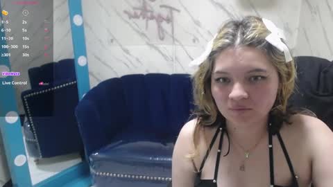 nezuko_v online show from January 6, 2026, 3:10 am