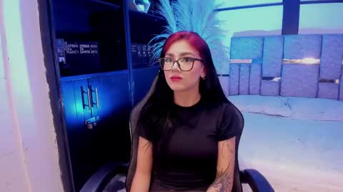 nezukoo_1 online show from June 6, 2026, 10:25 pm