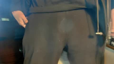 Snapshot of nfgwholoves2cum chatting on January 22, 2025, 1:53 am NFG  Nice Friendly Guy  Dick online show from January 22, 2025, 1:53 am