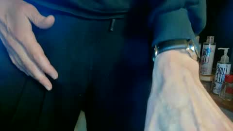 Snapshot of nfgwholoves2cum chatting on January 25, 2025, 1:32 am NFG  Nice Friendly Guy  Dick online show from January 25, 2025, 1:32 am