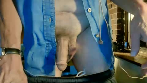 Snapshot of nfgwholoves2cum chatting on September 26, 2025, 2:26 am NFG  Nice Friendly Guy  Dick online show from September 26, 2025, 2:26 am
