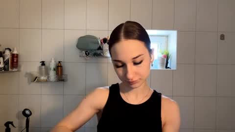 Kate Ng online show from April 17, 2026, 5:54 am