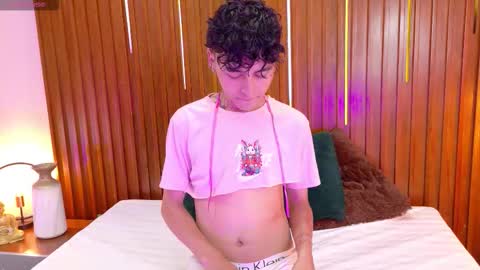 Nico  online show from November 11, 2025, 12:05 pm